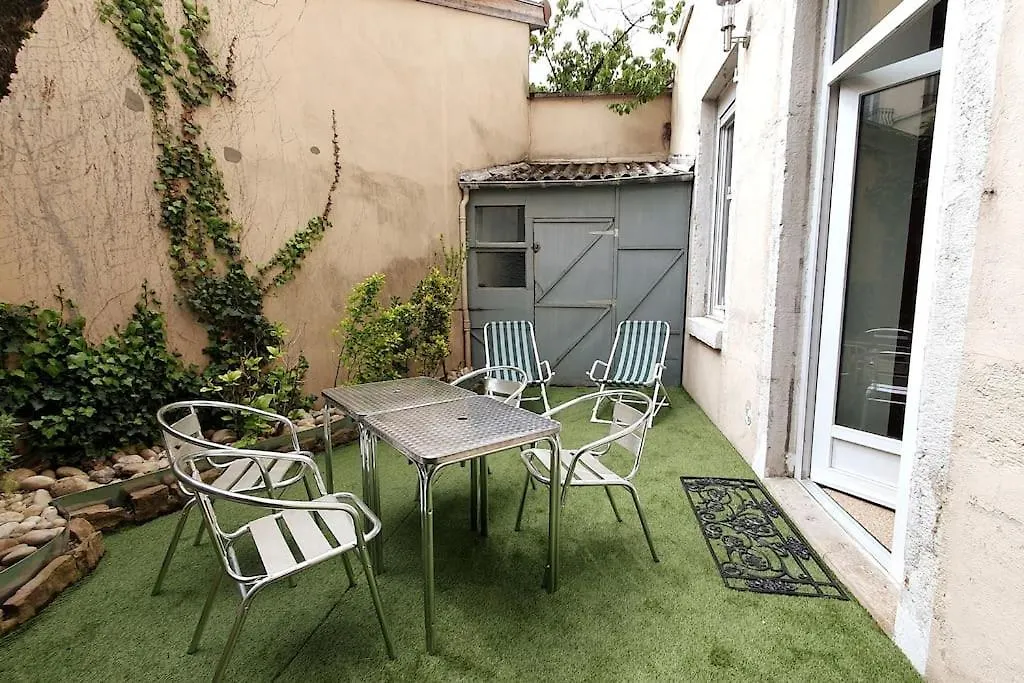 Classe 4 Etoiles - Cybele - Centre Ville 2 Chambres, Cour Privative Et Garage Vienne  0*, Vienne (Isere) France