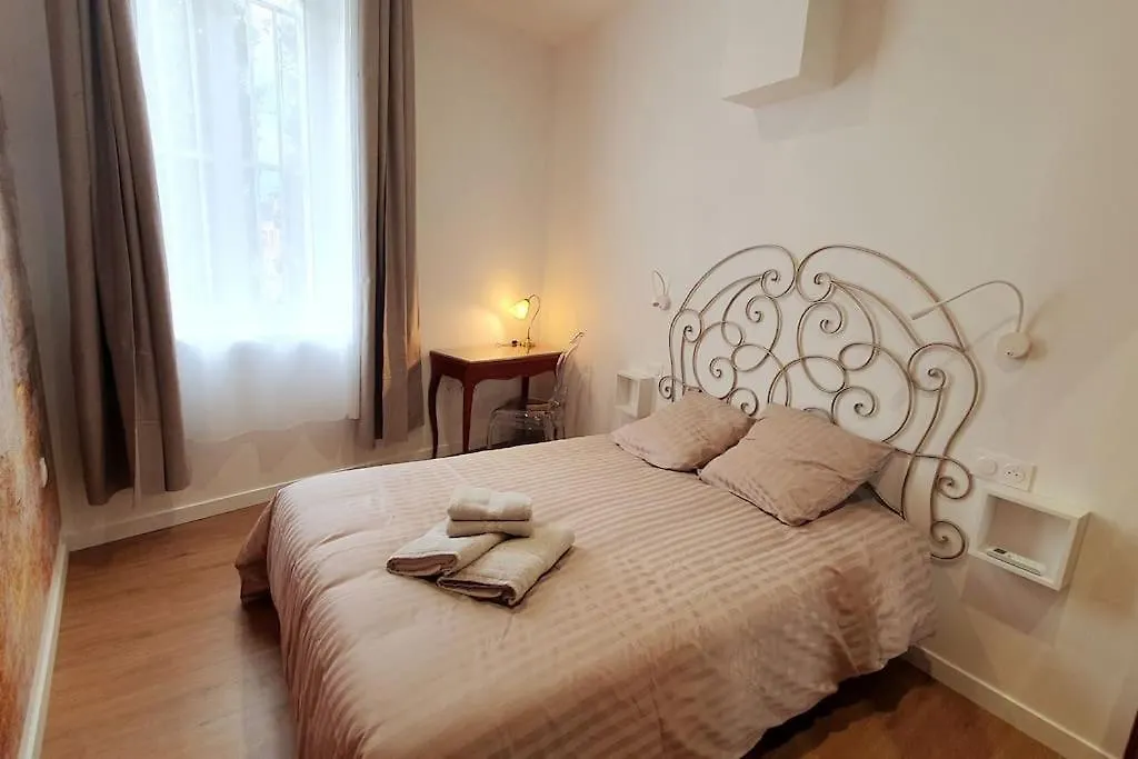 Classe 4 Etoiles - Cybele - Centre Ville 2 Chambres, Cour Privative Et Garage Vienne  Apartment Vienne (Isere)
