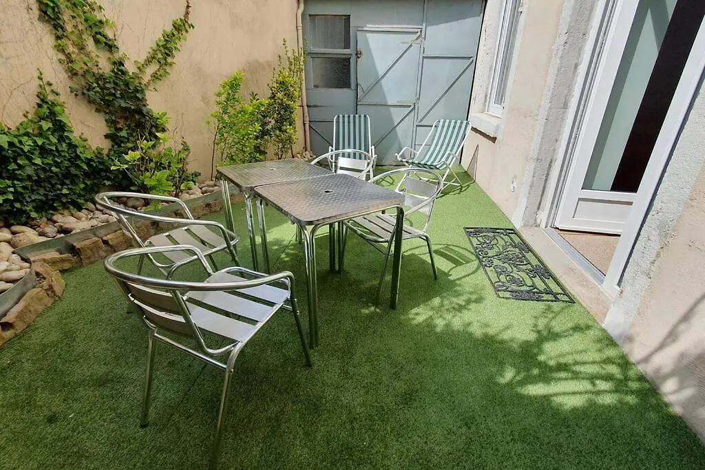 Classe 4 Etoiles - Cybele - Centre Ville 2 Chambres, Cour Privative Et Garage Vienne